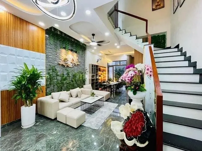 Nhà Đẹp 100M2 Ngang 5,5 Ngay Cư Xá Đô Thành. Đường Rộng 6M.chỉ 8,75 Tỷ