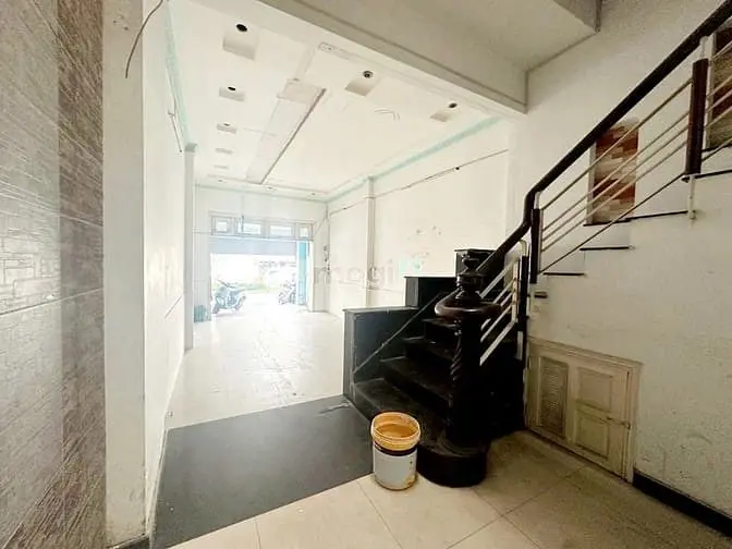 Góc Lạc Long Quân - Phú Thọ P3 Q11, (4.3X16M 3L 5Pn, Nhà Nở Hậu Đẹp)