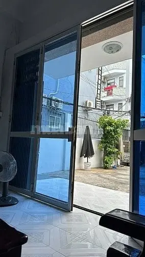 Bán Nhà Quận 8 - Hẻm Thông Kinh Doanh Sầm Uất