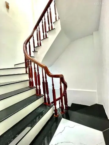 Siêu Phẩm Minh Khai- Dân Xây- Cách Bước Ra Ô Tô - Mặt Tiền Rộng 9M - 31M2 - Trên 7 Tỷ Đồng