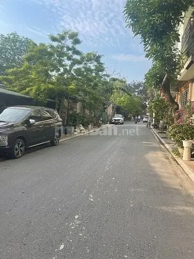 43M2 Tiêu Trí Ngõ Ôtô Vào Long Biên Gần Cẩu Vĩnh Tuy Giá Hơn 3Tỷ
