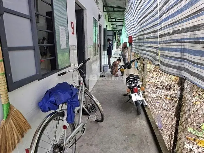 1 Căn Nhà Và 9 Phòng Trọ. 300M2 Có Thổ. Gần Kcn. 1,45 Tỷ