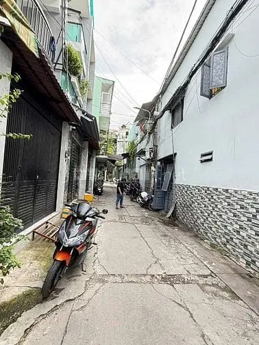 Bán Nhà 130/3 Ni Sư Huỳnh Liên, P.10, Tân Bình, Hẻm Xe Hơi