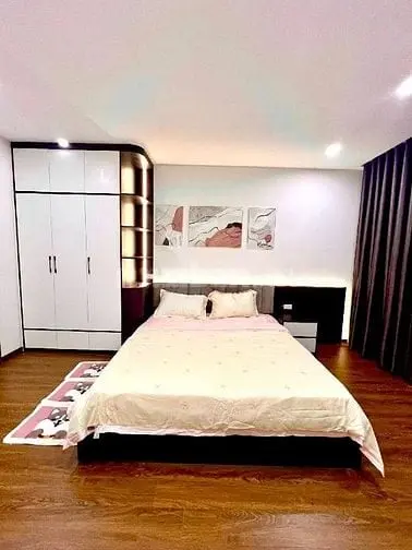 Thạch Bàn 5Tâng Đẹp Lung Linh 7Tỷ Xíu-Ôtô Đỗ Cửa Vài Bước Ra Ôtô Tránh