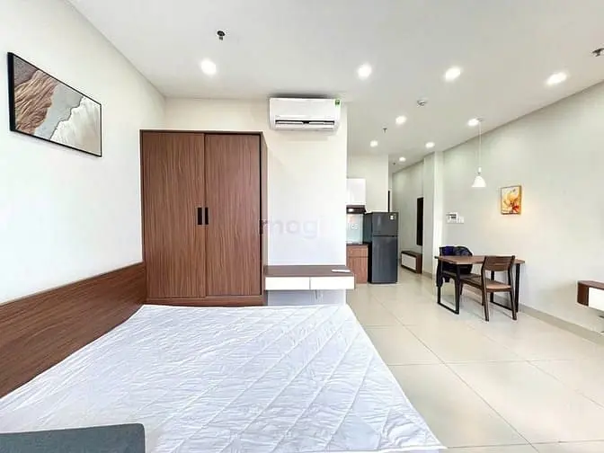 Cho Thuê Căn Hộ Ban Công View Thoáng Gần Ngã Tư Hàng Xanh, Hutech, Ftu