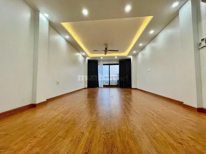 Đẳng Cấp Nhà Dân Xây – Thang Máy Xịn – Gara 7 Chỗ – Ô Tô Tránh – Từ Li