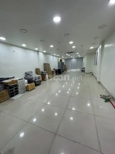 Cho Thuê Nhà Phố Kinh Doanh 92 La Thành , 7 Tầng Có Hầm Để Xe Rộng Rãi