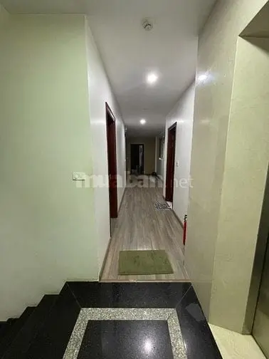 Cho Thuê Nhà Phố Kinh Doanh 92 La Thành , 7 Tầng Có Hầm Để Xe Rộng Rãi