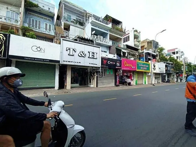 Bán Nhà Mặt Tiền Đường Hoàng Văn Thụ, Phú Nhuận Dt: 8X18M Giá 31 Tỷ
