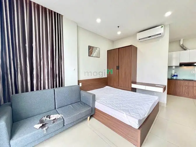 Cho Thuê Căn Hộ Ban Công View Thoáng Gần Ngã Tư Hàng Xanh, Hutech, Ftu