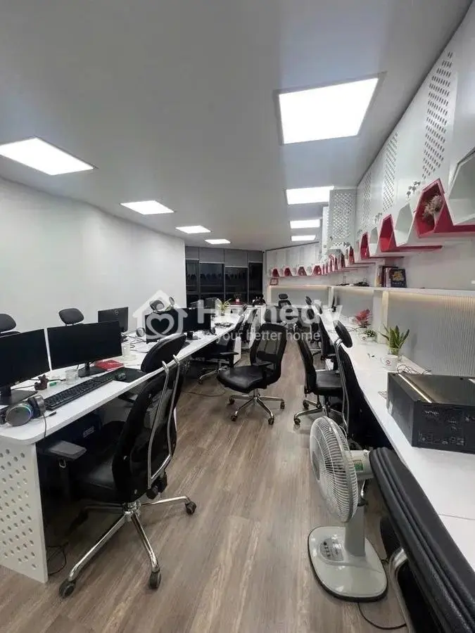 Siêu Phẩm Mặt Phố Phạm Văn Đồng, Lô Góc, Văn Phòng, 204M, 8 Tầng, 21M Mt, Gía 70,5 Tỷ