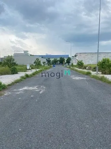 Đất Thổ Cư Shr Đường Tỉnh Lộ 10 , Giá 15Tr/M2 ,Khu Dân Cư Đông Đúc