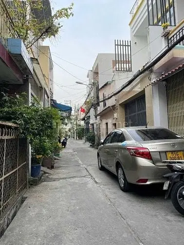 Đất Chdv Hẻm Xe Hơi 1 Sẹc Bùi Văn Ba Quận 7. 7,2*17 Chỉ 9,2 Tỷ.