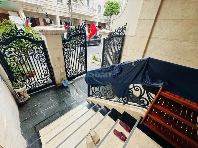 Biệt Thự Mặt Tiền Cityland, 100M2 5X20, 5 Tầng, Chỉ 22.X Tỷ