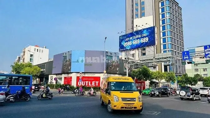 Chuyên Mua Bán Nhà Phố Trung Tâm Giá Đầu Tư Phân Khúc 10 Tỷ Trở Lại