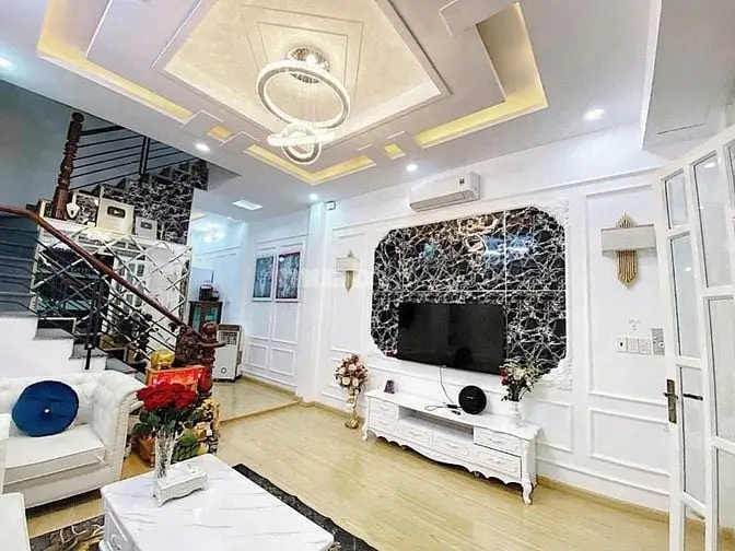 Chủ Hạ Giá Bán Gấp Căn Nhà 3/2 - Quận 10 - Giá Hạ Còn 5 Tỷ 890
