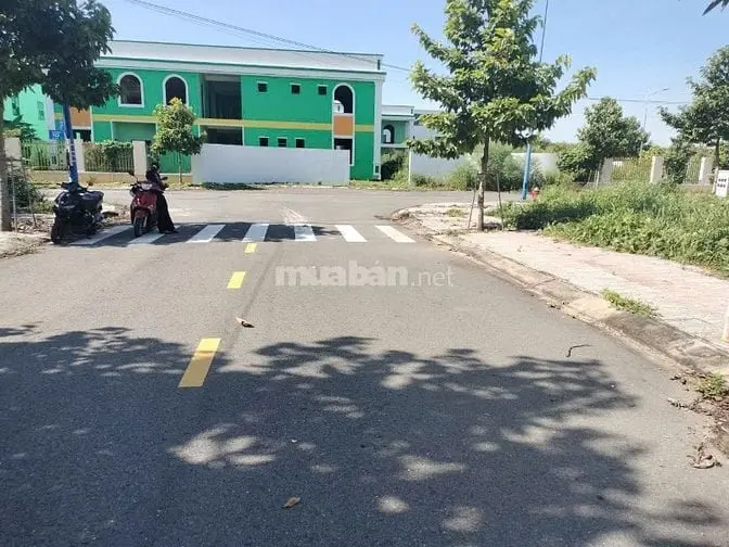 Lô Góc 2 Mặt Tiền, Ngay Trung Tâm Bàu Bàng Cách Ql13 Có 200M