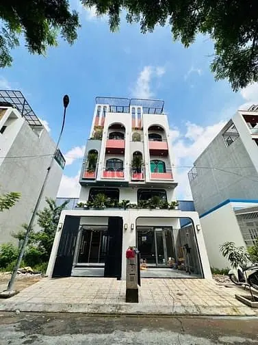 Nhà Sát Bên Thủ Đức, Dt:4X17,5M, Lửng, 3Lầu, 4Pn, Gara Ôtô, P/Thờ, S/T