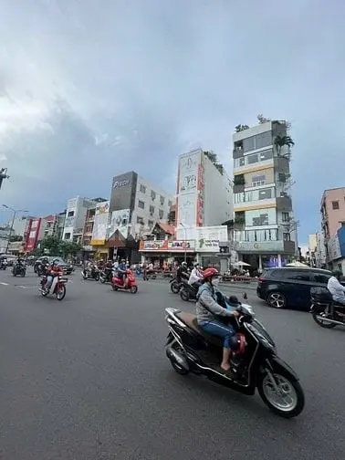 Chuyên Mua Bán Nhà Phố Trung Tâm Giá Đầu Tư Phân Khúc 10 Tỷ Trở Lại