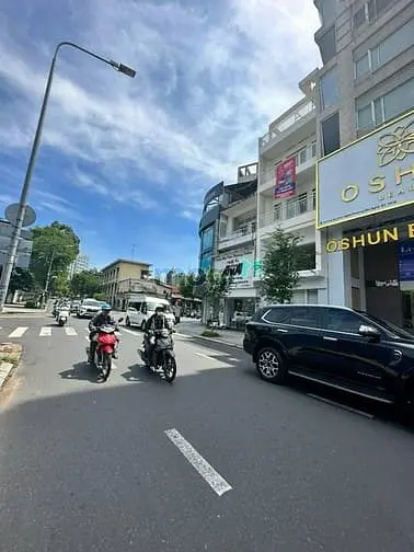 Bán Tòa Văn Phòng Mt Hoàng Sa, Quận 1. Diện Tích: 21X21 Giá 120 Tỷ