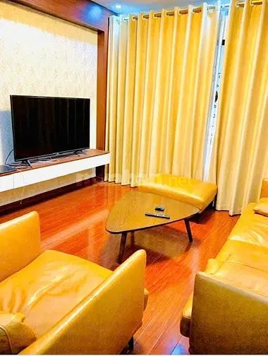 Chính Chủ Cần Bán Gấp Nhà Phố Võng Thị 45M2 Lô Góc Giá 13,9 Tỷ .
