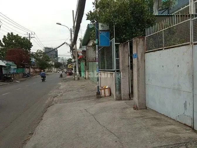 Bán Nhà Mặt Tiền - Vị Trí Vàng Quận Tân Phú