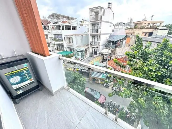 Cho Thuê Căn Hộ Mới 100% Ô Tô Vào Được Có Ban Công - Đi Q1, Q3, Pn 5P
