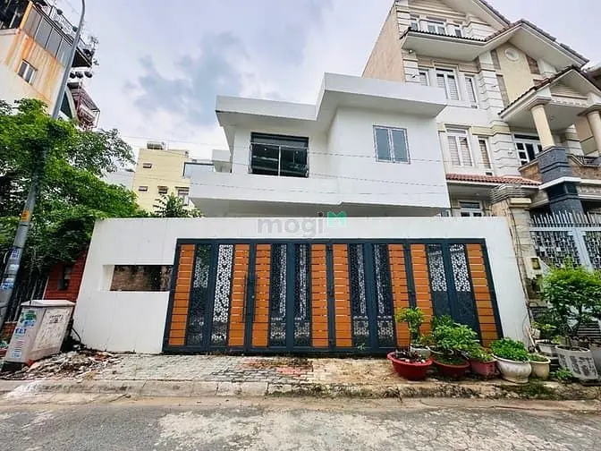 Bán Biệt Thự Ngang 10M Kdc Vip Thủ Đức House Dt 160M2 - Giá 36 Tỷ