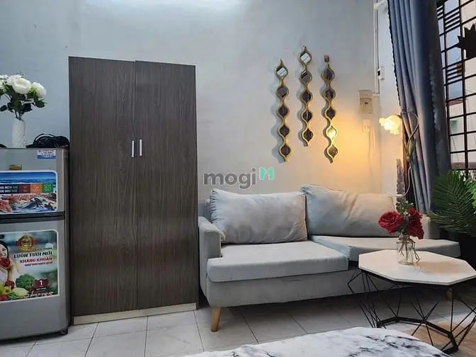 Cho Thuê Căn Hộ Ban Công Ngay Gần Ngã Tư Hàng Xanh, Uth, Ftu, Hutech
