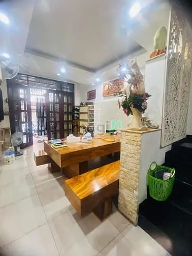 Mặt Tiền Nguyễn Cảnh Chân Quận 1