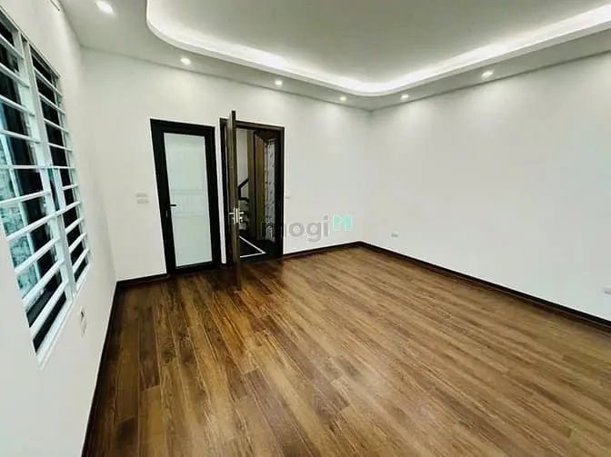 Bán Nhà Phố Thượng Thanh 35M2- 6 Tầng- 4 Phòng Ngủ- Thang Máy, Gần Ôto