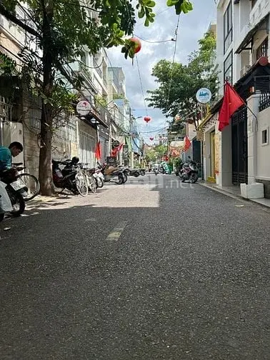 Bán Nhà 17 Tỷ Mặt Tiền Đường Đỗ Quang - P. Thảo Điền Quận 2 ****