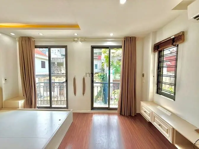 Bán Nhà Phố Bồ Đề 45M2- 5 Tầng - Mặt Tiền Đẹp, Gara Ô Tô, Thang Máy