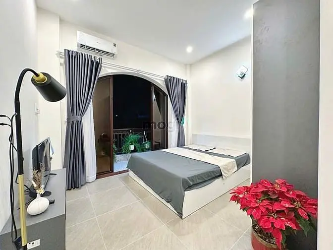 Cho Thuê Căn Hộ 1Pn Full Nội Thất Có Ban Công Cao Cấp Gần Hàng Xanh