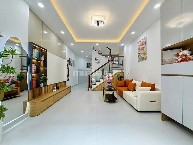 Bán Nhà Chính Chủ 637/Quang Trung Đúc 1 Lầu 2Pn Hẻm Đẹp Full Nội Thất