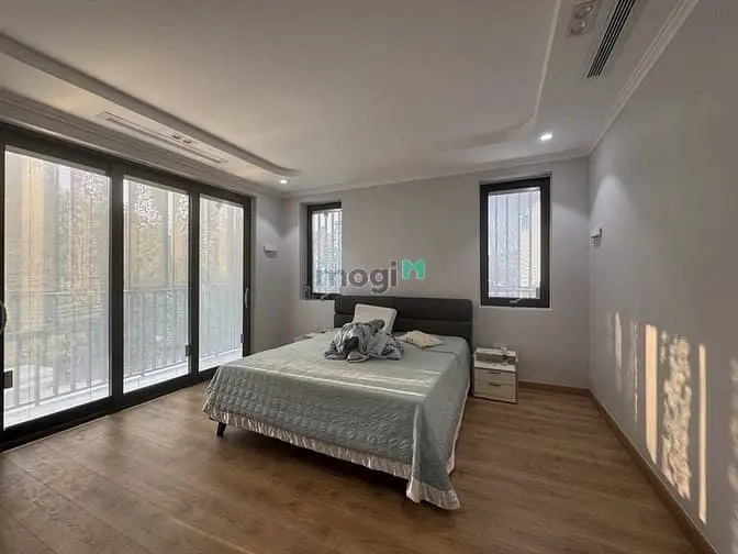 Hiếm Biệt Thự Căn Góc 3 Mặt Tiền – Sadeco Phước Kiển – Gần Trường Rmit
