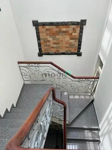 Cần Tiền Bán Gấp Căn Nhà Sát Trần Não 100M2 ,3 Lầu St Nhỉnh 2X Tỷ