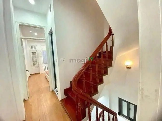 Cần Cho Thuê Tòa Nhà Riêng Ngõ Láng, Đống Đa Mới Đẹp Có Gara Ô Tô