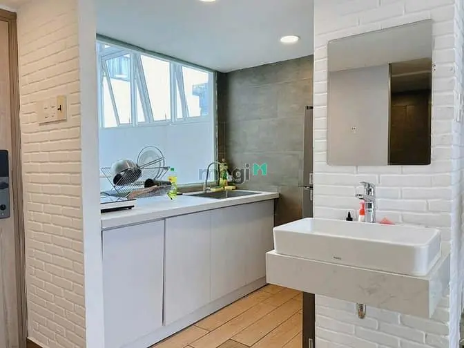 Cho Thuê Căn Hộ Duplex Ban Công Rộng Ở Đường Nguyễn Gia Trí Tiện Đi Q1