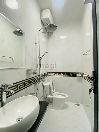 Siêu Phẩm Hiếm Ô Tô Ngủ Trong Nhà, Thang Máy Làm Vp Đỉnh Tại Kim Đồng