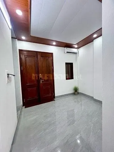 Hiếm – Nhà Nguyễn Văn Cừ 2 Phòng Ngủ Có 3 Tỷ Một Tí Gần Ô Tô Tránh
