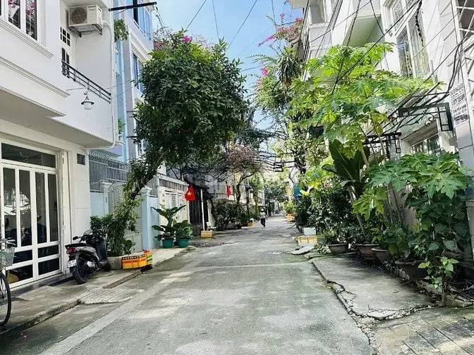 Ngay Hutech- Ung Văn Khiêm- 124M2 (8X17M ) 3 Tầng- Tiện Xây Mới Theo Ý