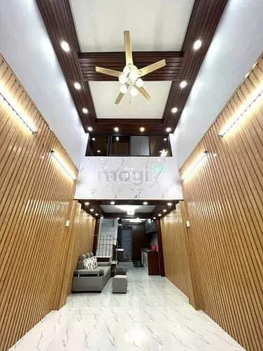 Hiếm Nhà Bán Hxh Xóm Đất Quận 11 .