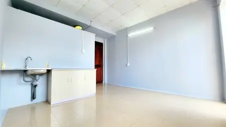 30/09 Trống ! Phòng Trống 25M2, Ban Công Lớn, Máy Lạnh, Nguyễn Gia Trí Nối Dài, P.25, B.t !