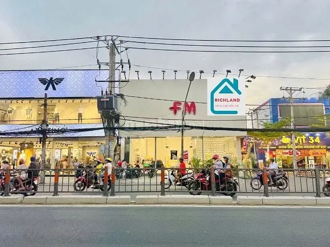 Cho Thuê Nhà Góc 2 Mặt Tiền: 645 Quang Trung, P11, Gò Vấp_Dt:940M2