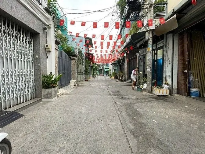 Nhà 42M² Hoàng Hoa Thám, Hẻm Xe Hơi, 4Pn, Full Tiện Ích. Giá 2,3 Tỷ