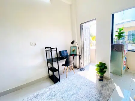 Phòng Trọ Ban Công Nằm Ngay Quận 1