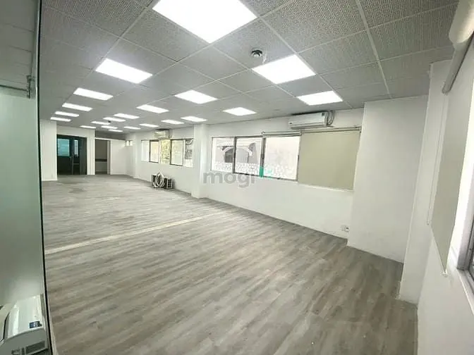 Cho Thuê Văn Phòng 105M2 View Kính Cửa Sổ Đường Võ Văn Tần - Q 3