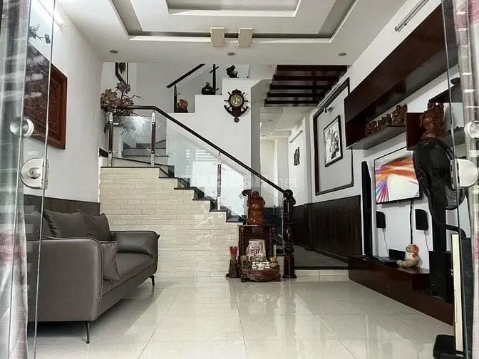 Đang Cho Thuê 20 Triệu/Tháng Trung Tâm Quận 1 Gần Chợ Tân Định Đ.6M