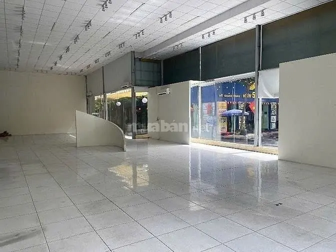 Cho Thuê Nhà Góc 2 Mặt Tiền: 645 Quang Trung, P11, Gò Vấp_Dt:940M2